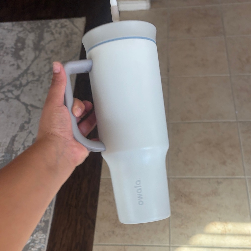 Owala White 40oz Tumbler